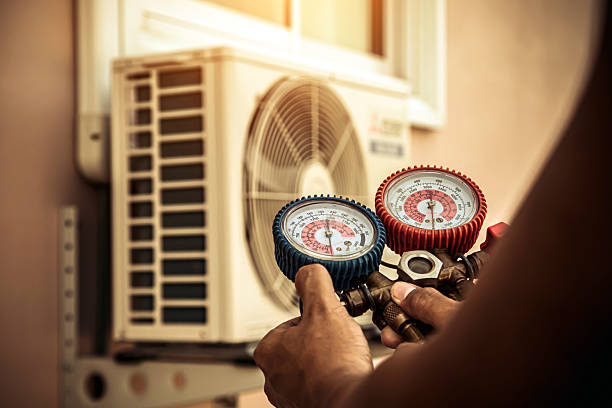 Professional Emergency Hvac technician working in Troy, IL